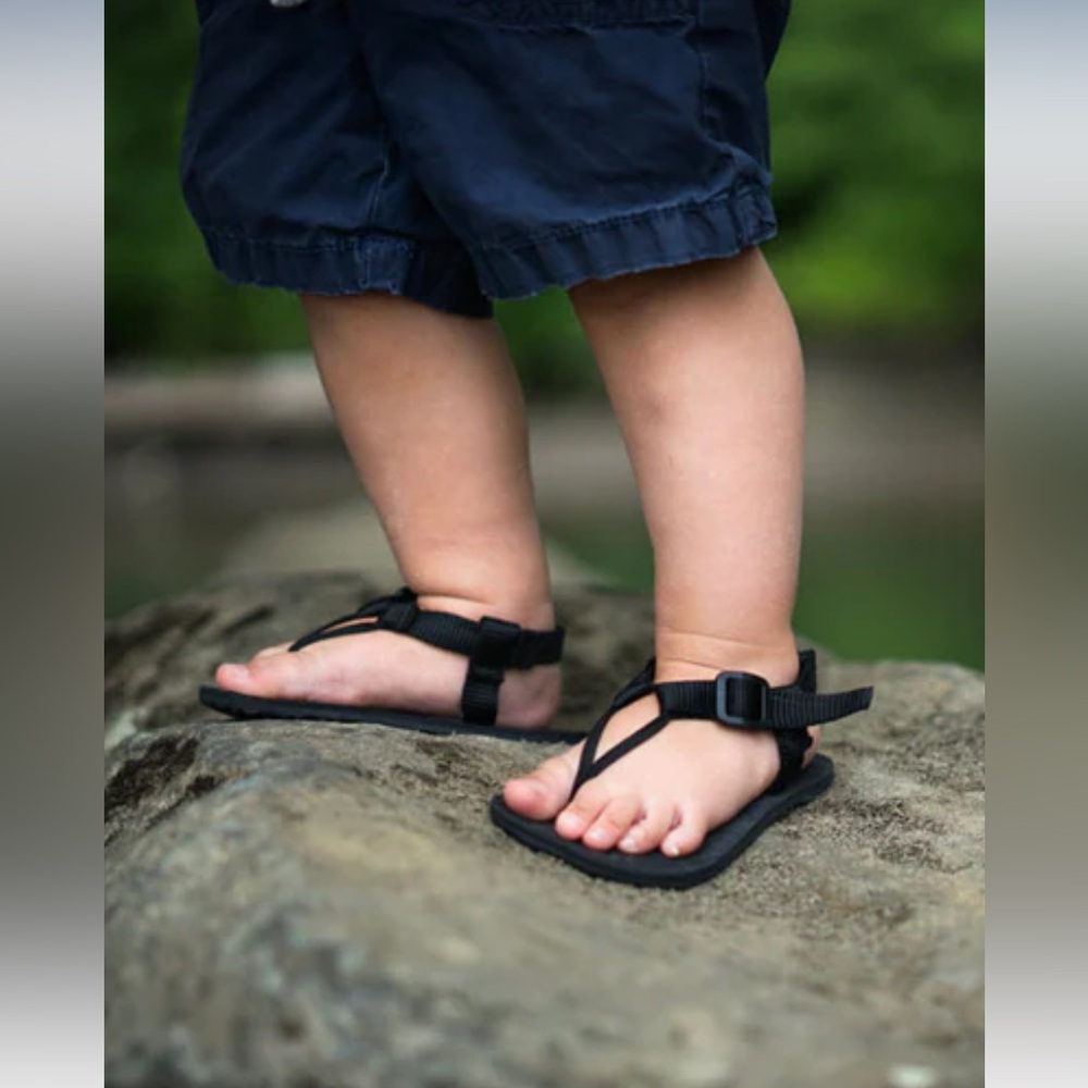 UNSHOES NEW barefoot kids sandals EU 25 or US 8.5 toddler